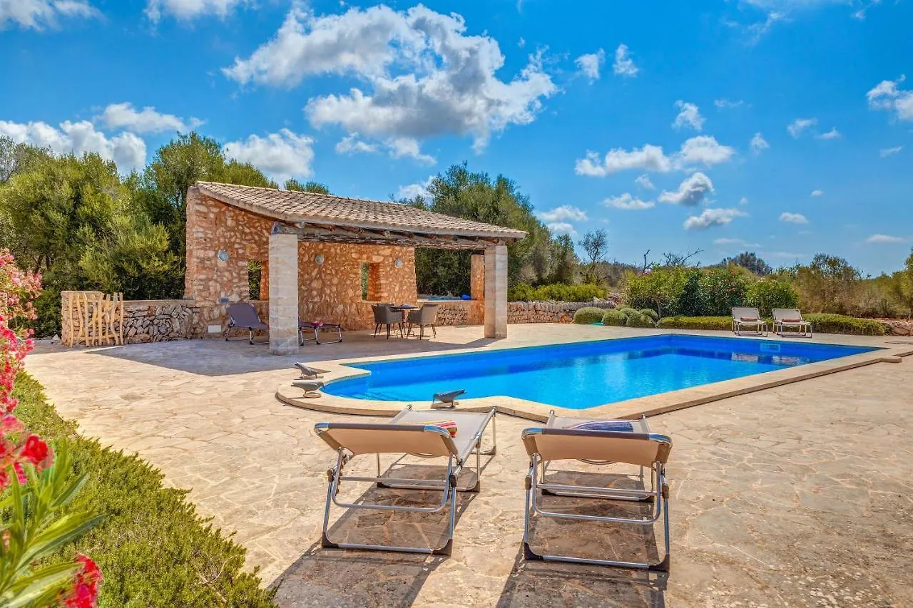 Finca Can Llum Villa Santanyi Spain