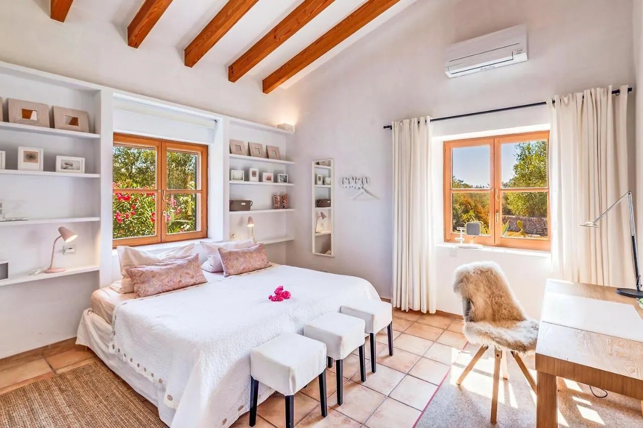 Finca Can Llum Villa Santanyi 0*,  Spain